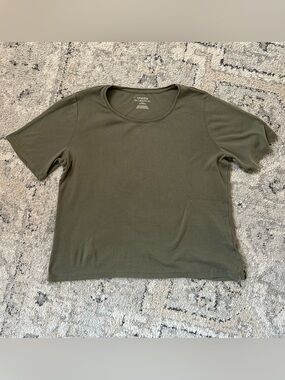Chico's Olive Crewneck Short Sleeve Top
